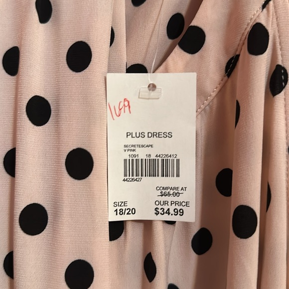 Comfortable polka dot dress, looks cute with a blazer - Picture 2 of 2